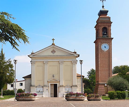 esterno-ingresso-chiesa-parrocchia-di-San-Pelagio-Martire-Treviso.jpg